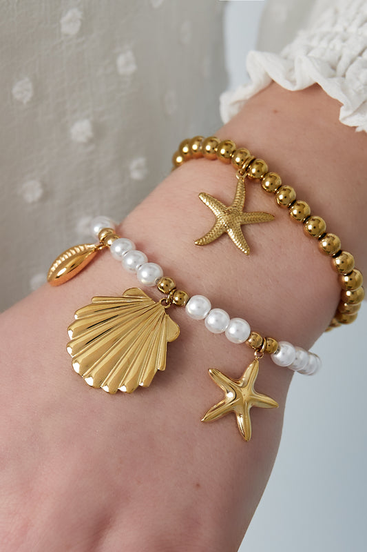 bracelet en perles avec breloques marines